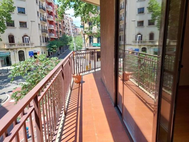 Piso en venta en Barcelona, El Camp de l´Arpa del Clot photo 0