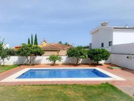 Chalet en venta en Alhaurín de la Torre, El Romeral-Peñón de Zapata photo 0