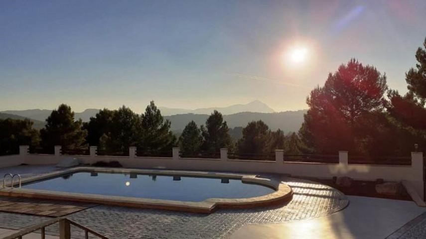 Chalet en venta en Castalla, Xorret De Cati photo 0