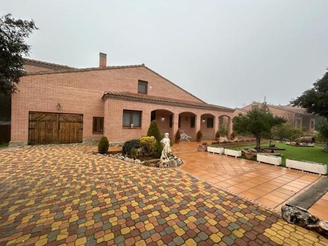 Chalet en venta en Pioz, URB CHARQUILLOS photo 0