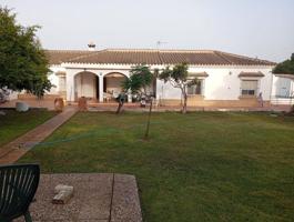 Chalet en venta en Chiclana de la Frontera, Las veguetas photo 0