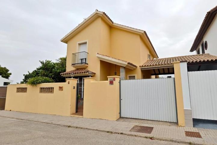 Casa en venta en Chiclana de la Frontera, Mayorazgo photo 0