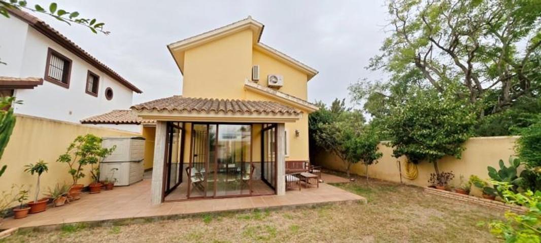 Casa en venta en Chiclana de la Frontera, Mayorazgo photo 0