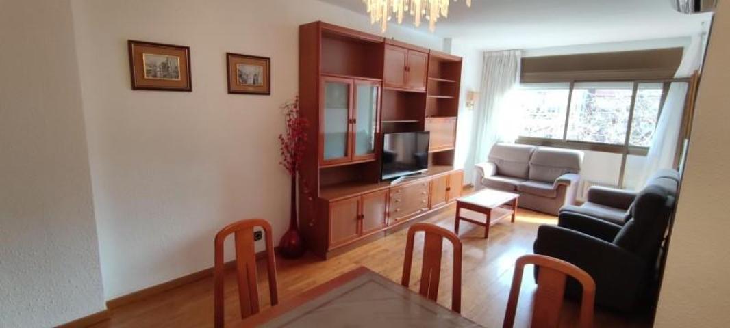 Piso en venta en Barcelona, Sants - Badal photo 0