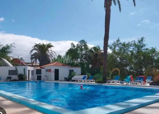 Apartamento en venta en Arona, Chayofa photo 0