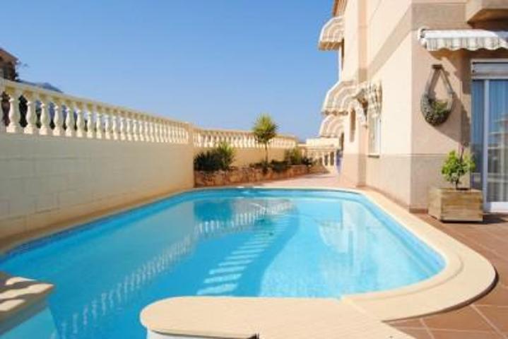 Chalet en venta en La Nucia, Panorama photo 0