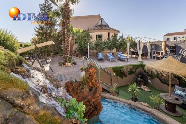 Chalet en venta en Iznalloz, Iznalloz photo 0