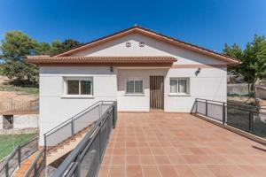 Casa en venta en Lliçà d'Amunt, La pineda 2 photo 0