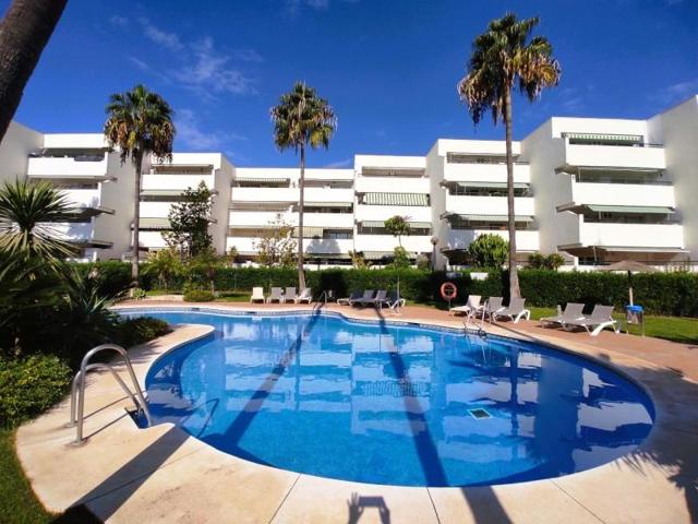 Apartamento en venta en Marbella, Guadalmina Baja photo 0