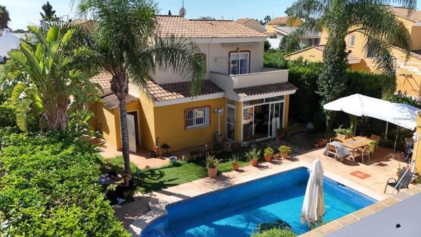 Chalet en venta en Llíria, URB. VALL DE LLIRIA photo 0