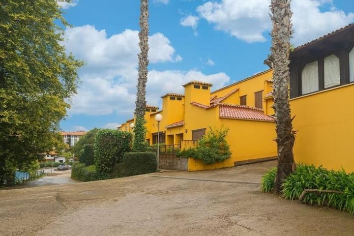 Chalet en venta en Comillas, Urbanizacion rovacias photo 0