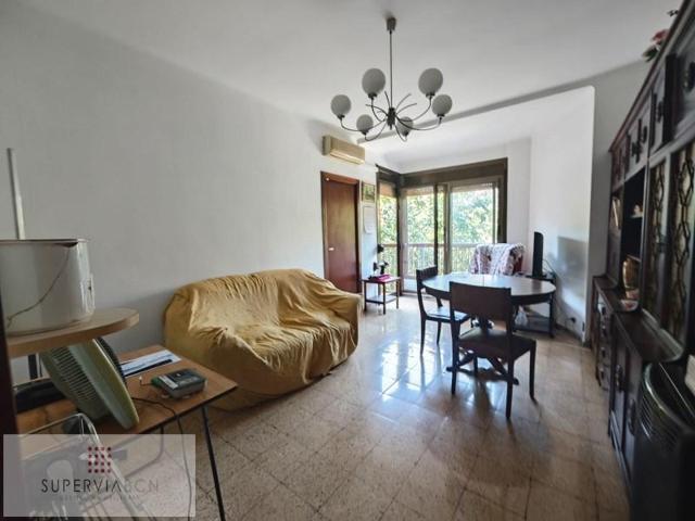 Piso en venta en Barcelona, Sagrada Família photo 0