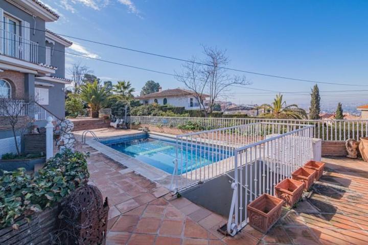 Chalet en venta en Monachil, Barrio de monachil photo 0