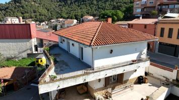 Casa en venta en Vacarisses, CENTRE photo 0