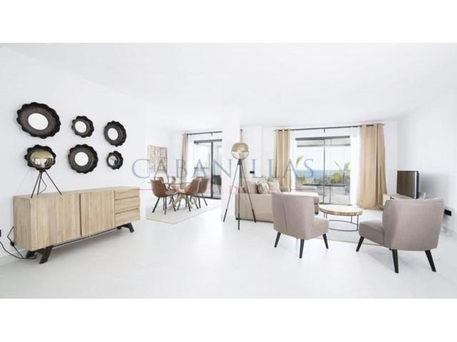 Apartamento en venta en Estepona photo 0