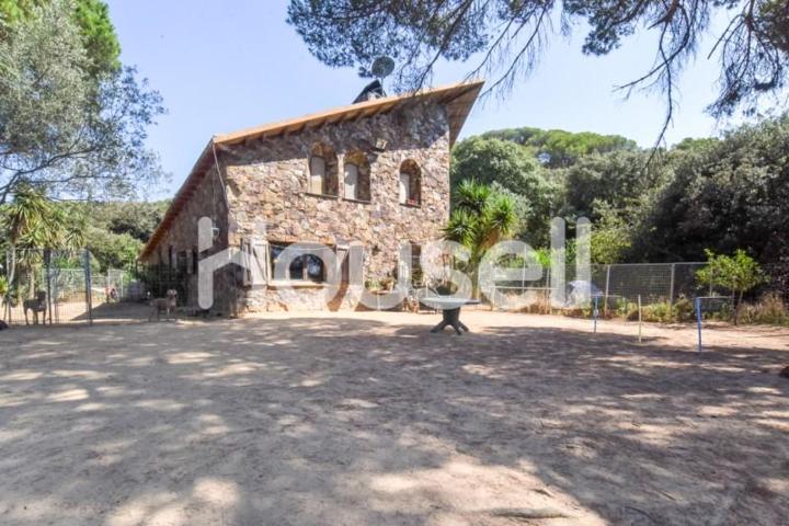 Casa con terreno en venta en Dosrius photo 0