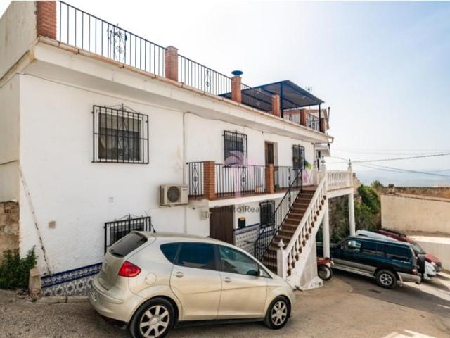 Chalet en venta en Alcaucín photo 0