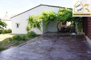 Chalet en venta en Chiclana de la Frontera, Los gallos photo 0