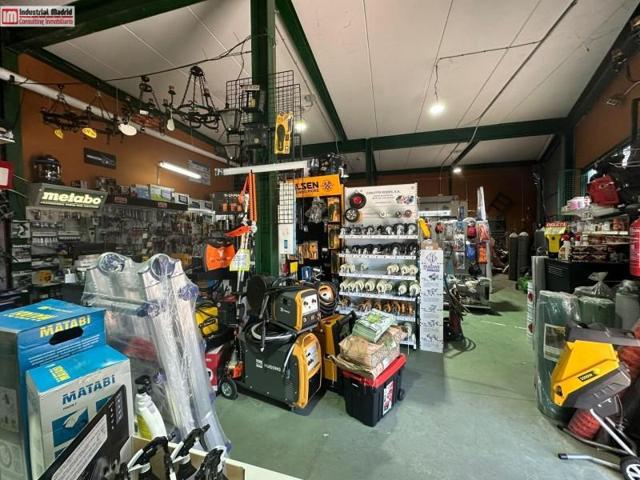 Nave industrial en venta en Torres de la Alameda, Torres de La Alameda photo 0