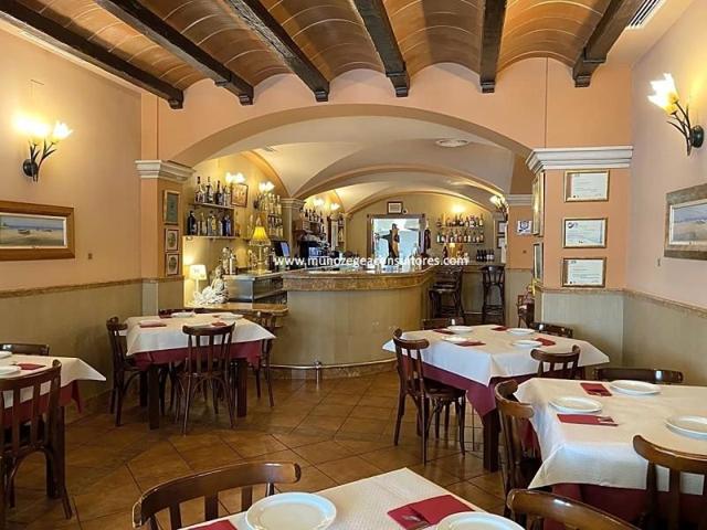 Local comercial en venta en Rute, Calle de Blas Infante, 14960 photo 0