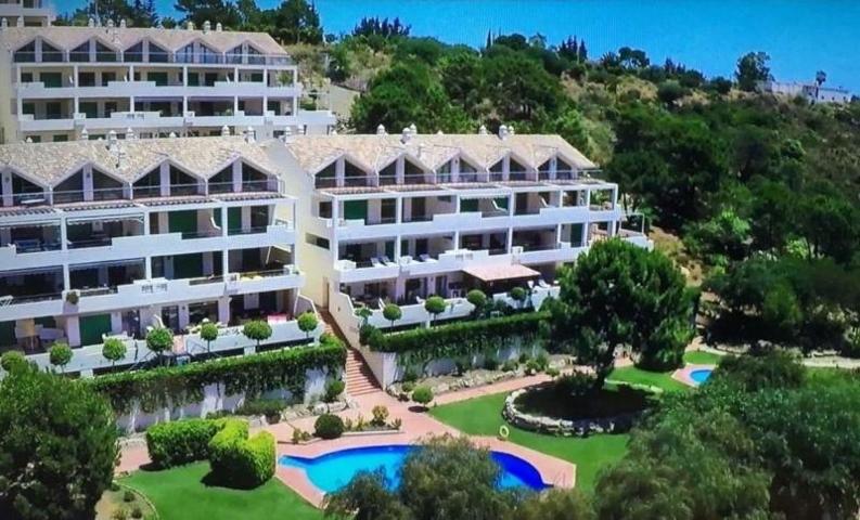 Apartamento en venta en Benahavís, Los Flamingos photo 0