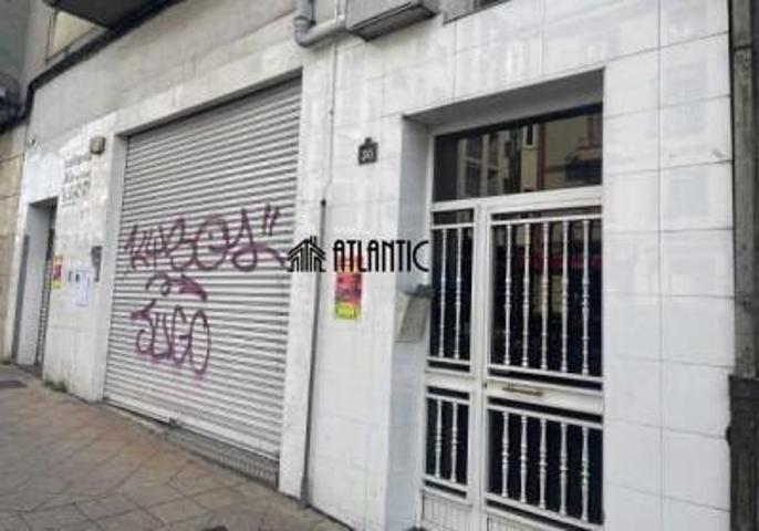 Local comercial en venta en Ourense, Veintiuno photo 0