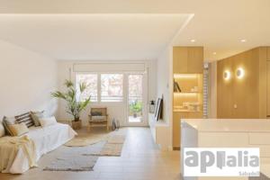 Piso en venta en Castellar del Vallès, Plaza Major, 08211 photo 0