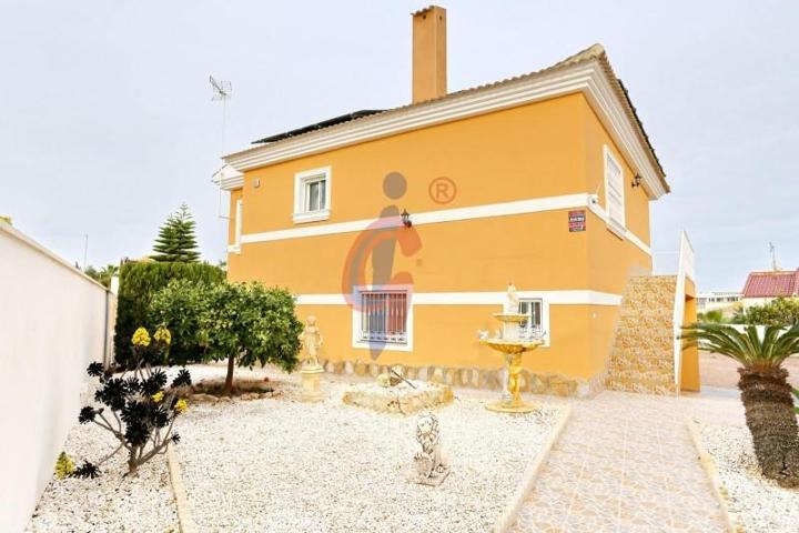 Chalet en venta en San Fulgencio, La marina photo 0