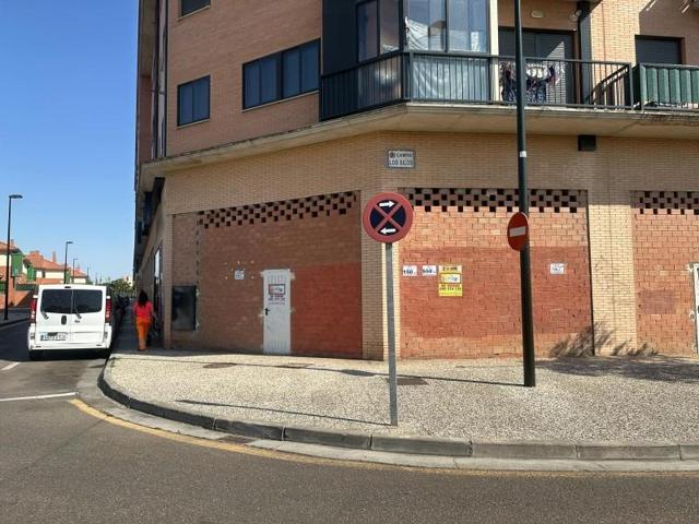 Local comercial en venta en Zaragoza, Santa Isabel photo 0