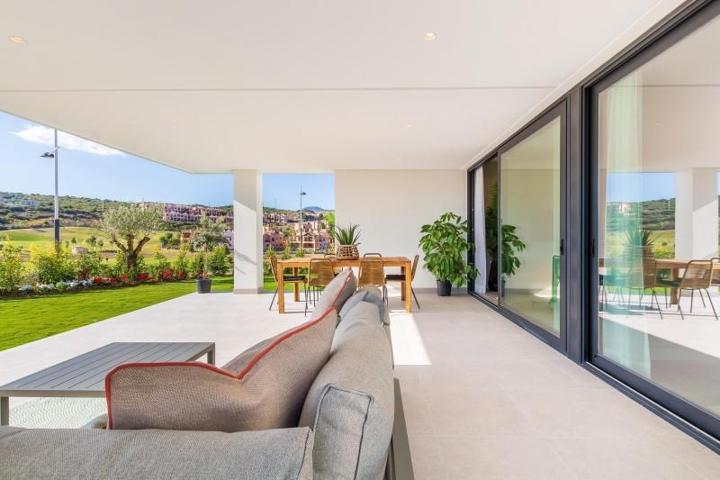 Apartamento en venta en Estepona, La Gaspara photo 0