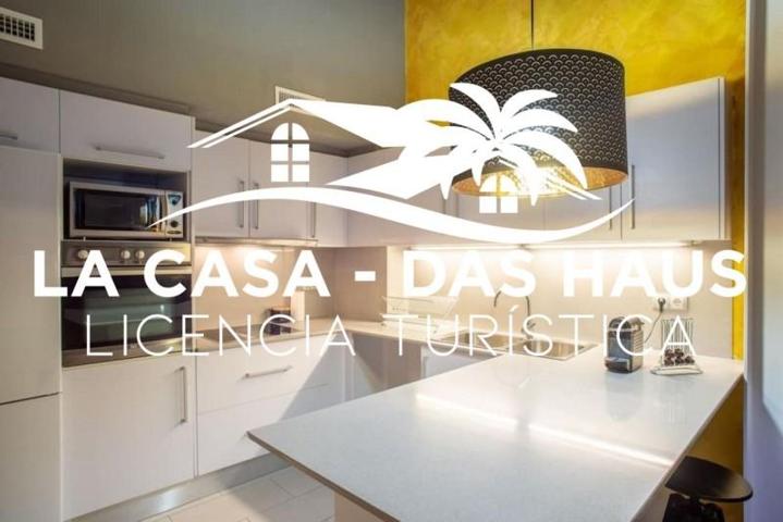 Edificio en venta en Figueres, Alt Empordà photo 0