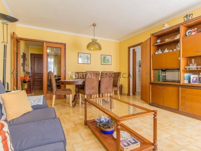 Piso en venta en Es Castell photo 0