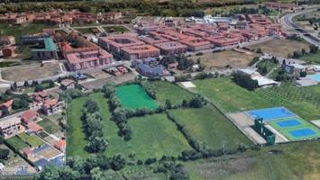 Terreno en venta en Villaquilambre, La granja-villaovispo photo 0