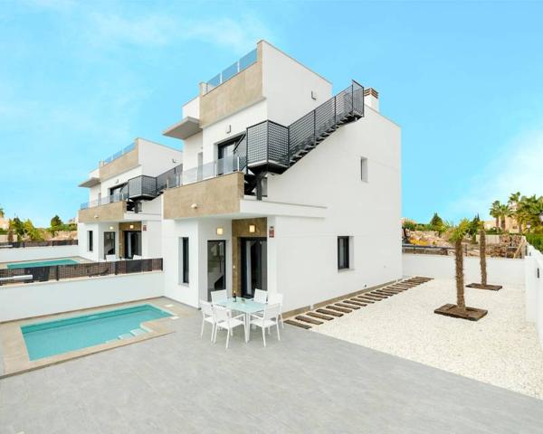 Chalet en venta en Torrevieja, Torreta florida photo 0