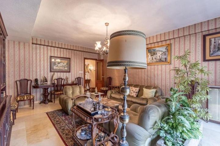 Piso en venta en Granada, Centro photo 0