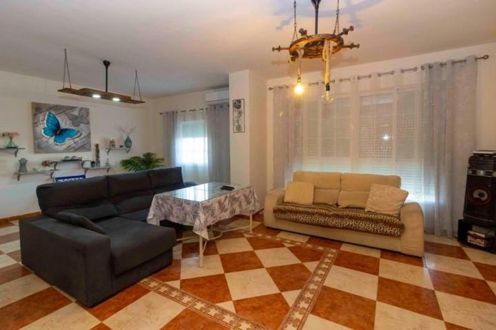 Casa en venta en Badajoz, La Banasta photo 0