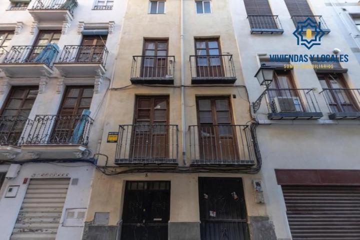 Edificio en venta en Granada, Centro photo 0