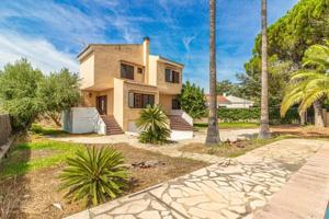 Chalet en venta en Carlet, Urb. ausias march photo 0