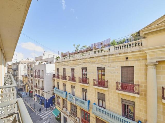 Piso en venta en Alicante photo 0