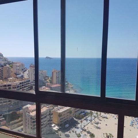 Apartamento en venta en Villajoyosa, Cala de finestrat photo 0