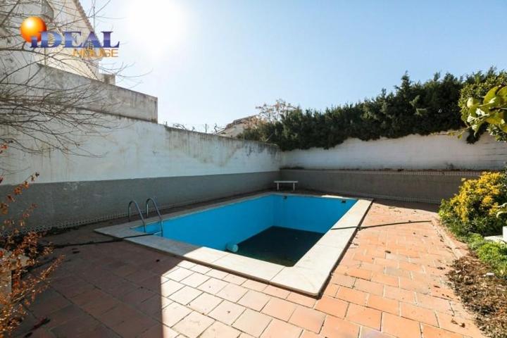 Casa con terreno en venta en Las Gabias, Centro photo 0