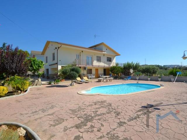 Chalet en venta en Masquefa photo 0