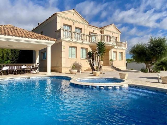 Chalet en venta en Bellvei, BARONIA DEL MAR photo 0