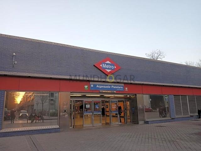 Piso en venta en Madrid, Calle de Bolívar, 28045 photo 0