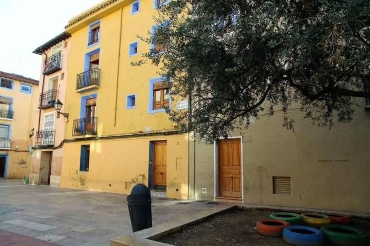 Edificio en venta en Zaragoza, La Magdalena photo 0