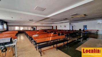 Local comercial en venta en Santander photo 0