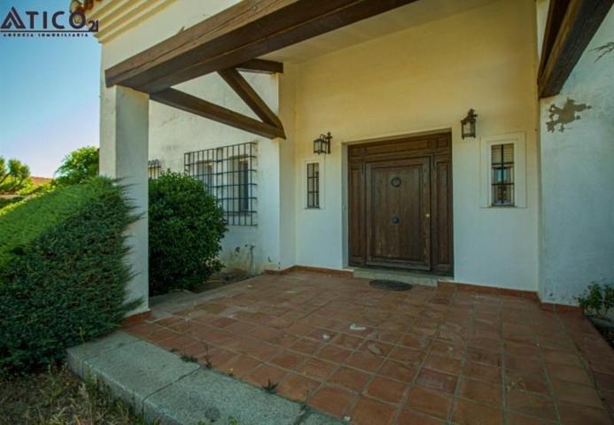 Chalet en venta en Badajoz, Urb. Ctra. De Valverde photo 0