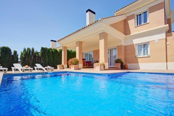 Chalet en venta en Otura, Santa clara golf photo 0