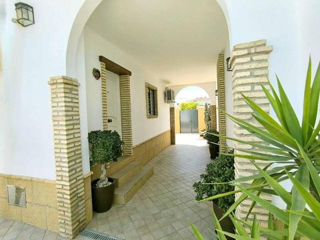 Casa en venta en Ginés, Área de Gines photo 0