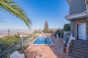 Chalet en venta en Monachil, Barrio de monachil photo 0